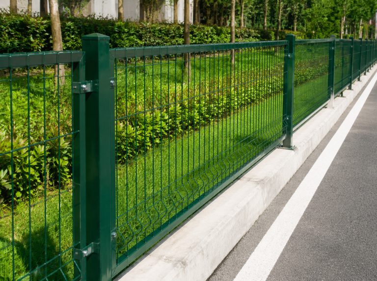 镇雄县市政道路隔离护栏网